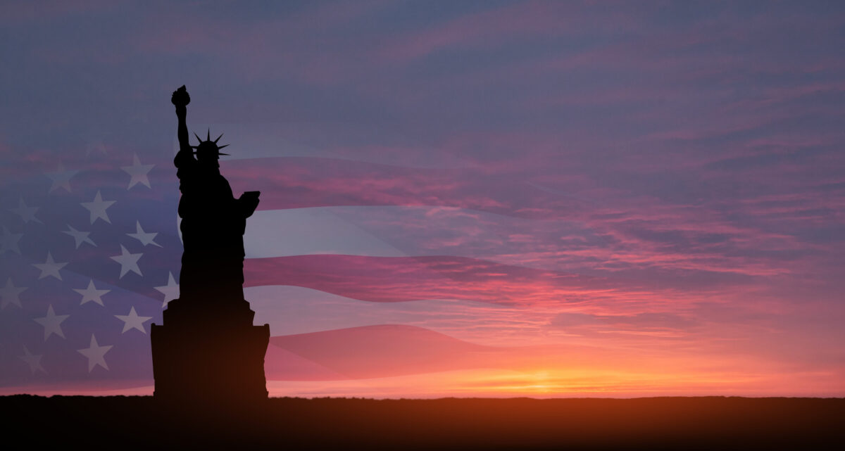 Woman and Infant Die After Boat Capsizes Near Statue of Liberty, 12 Others Rescued 4 210696853 m