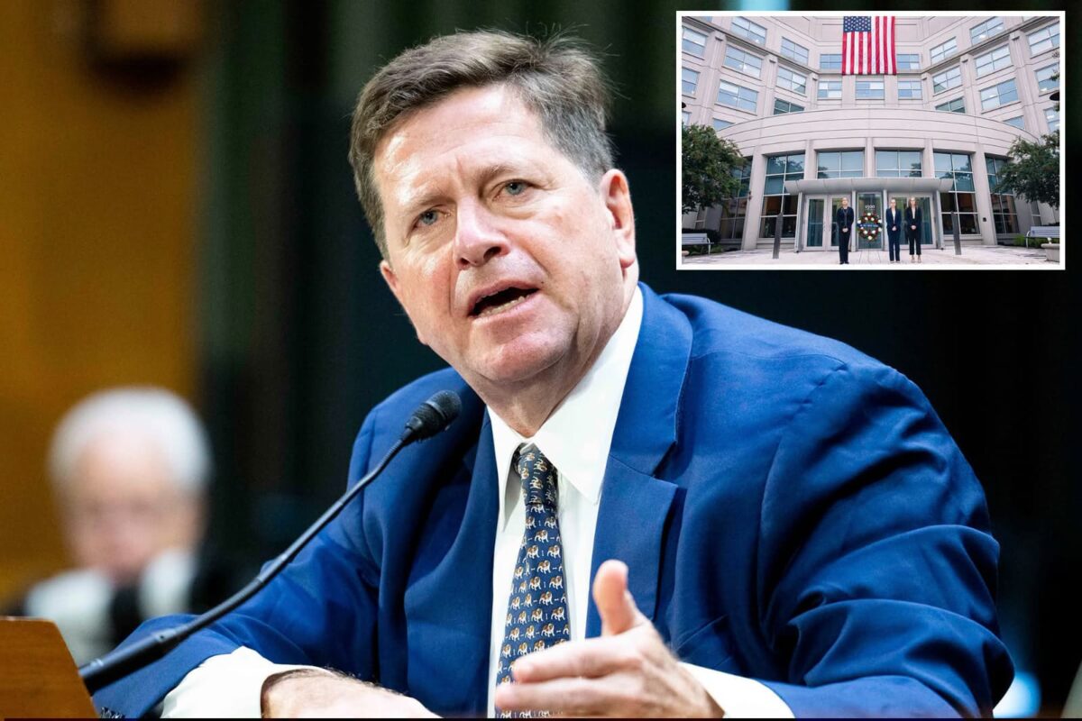 Jay Clayton takes over as Trump’s intelligence chief as Bill Pulte exits before another wave of agency cuts. 2 Jay Clayton takes over as Trump’s intelligence chief