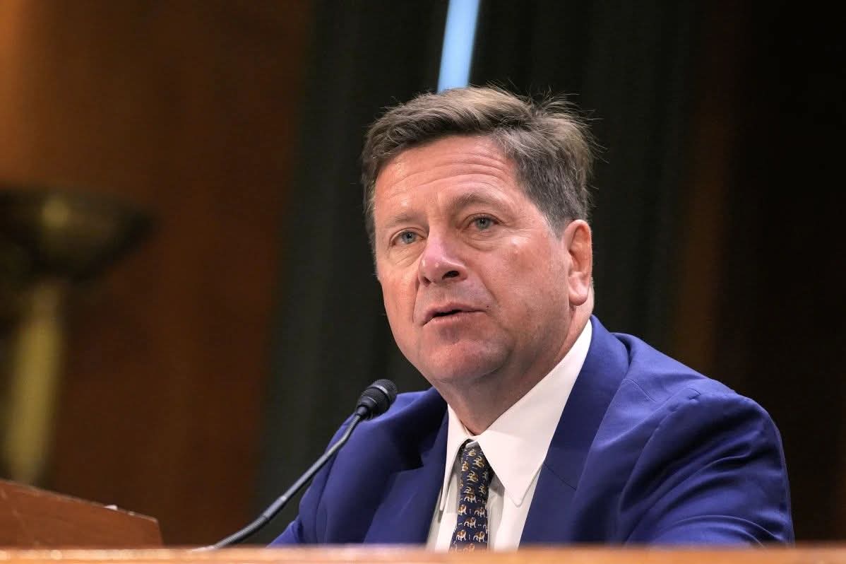Jay Clayton takes over as Trump’s intelligence chief as Bill Pulte exits before another wave of agency cuts. 1 Jay Clayton takes over as Trump’s intelligence chief