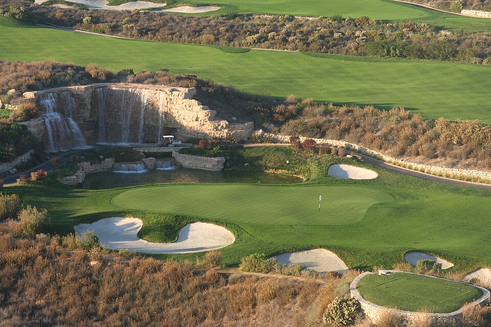 Trump Golf Course Security Scare: Armed Man Arrested After Agents Spot Suspicious Activity During Presidential Visit Planning 1 Trump Golf Course 3297216129