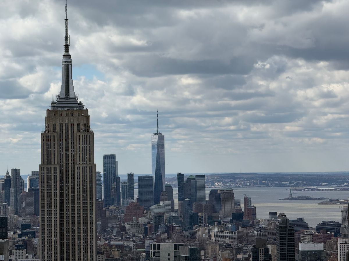 Federal Judge Blocks New York ICE Mask Ban as Fears Grow Over Hidden Identities 2 Breathtaking view of New York City skyline showcasing the Empire State Building and One World Trade Center.