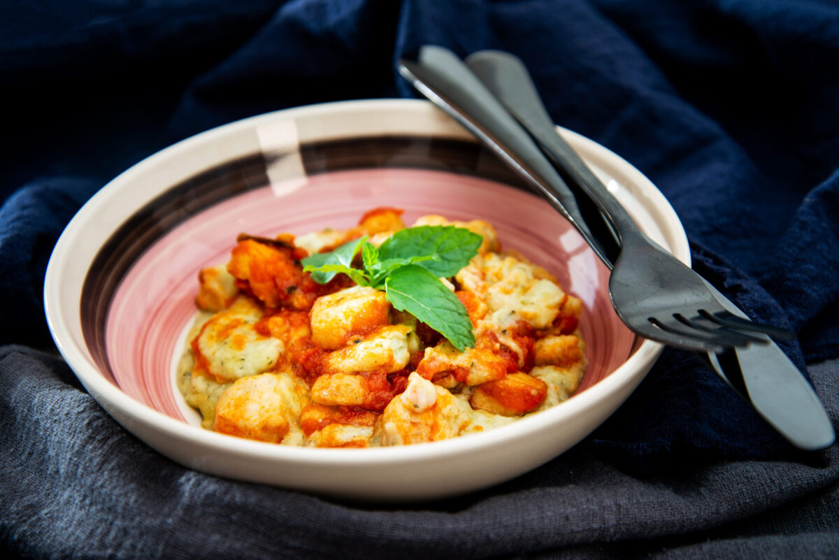 Scallop with pepper and mushrooms
