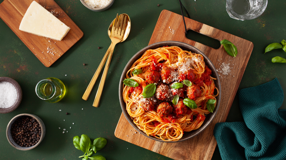 spaghetti with meatballs and tomato sauce, italian pasta
