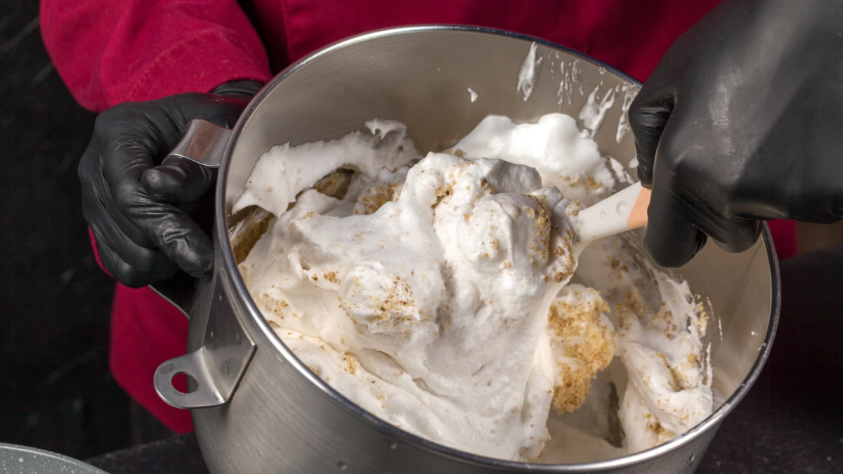 Baking Esterhazy cake using yogurt