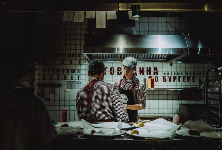 8 Restaurant Secrets That Make Professional Kitchens Run Better Than Most Home Cooks Realize