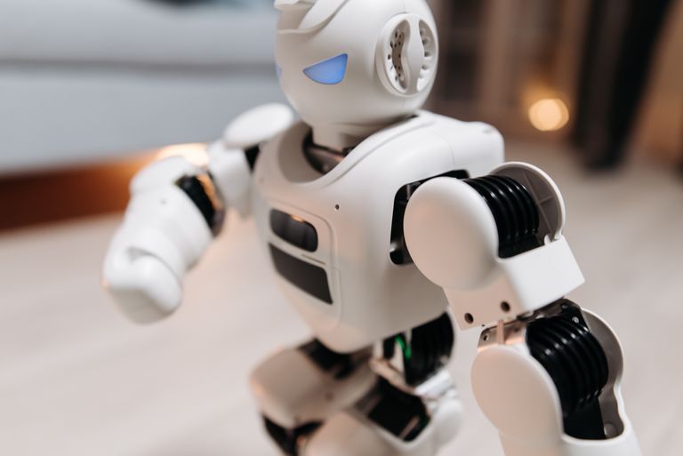 Shanghai’s Robot-Run Ice Cream Shop Offers A Sweet Taste Of The Future