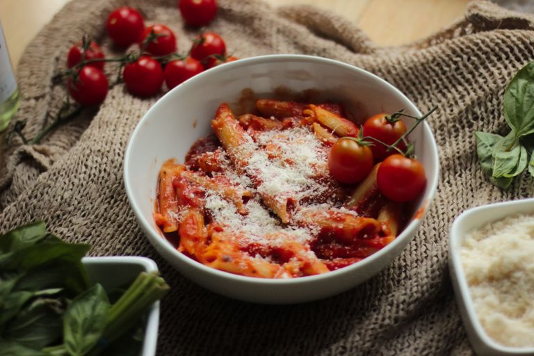 This 20-Minute Creamy Tomato Pasta Is What to Make When the Fridge Looks Empty