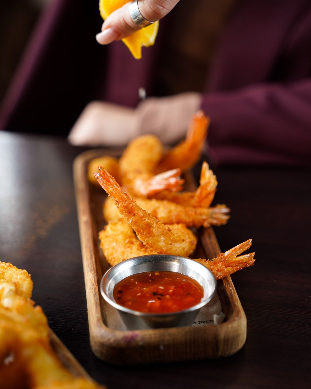 Freshly fried shrimp served with a zesty dipping sauce and lemon squeeze.
