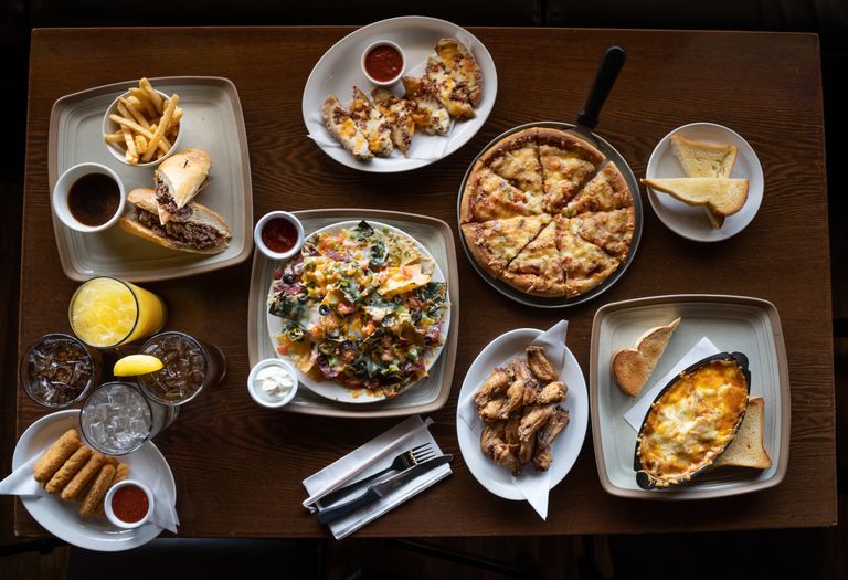 Chicago’s Weekend Menu Is Wild: Wings, Brats, Tacos and Top Chefs Are Taking Over the City