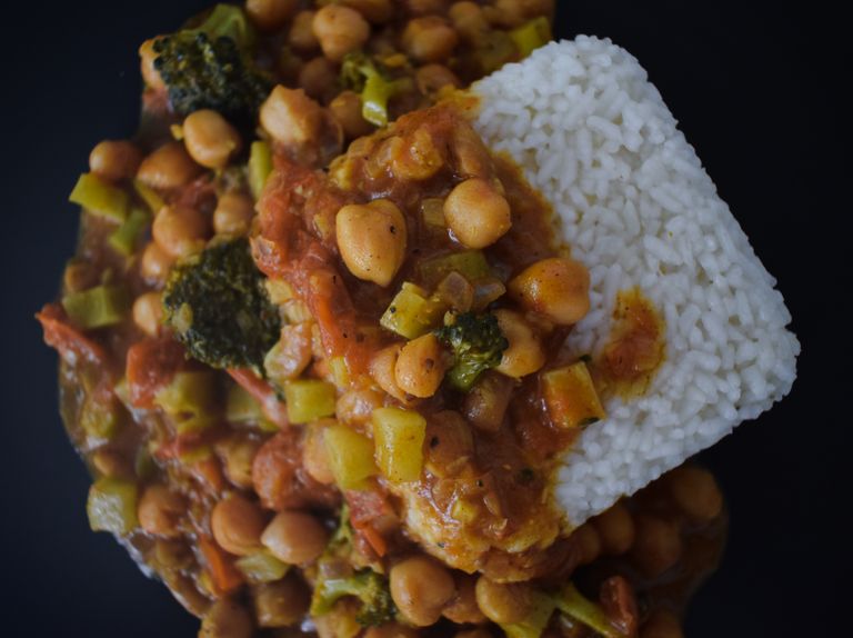 Got Chickpeas? 8 Simple Ways to Turn That Can Into Dinner