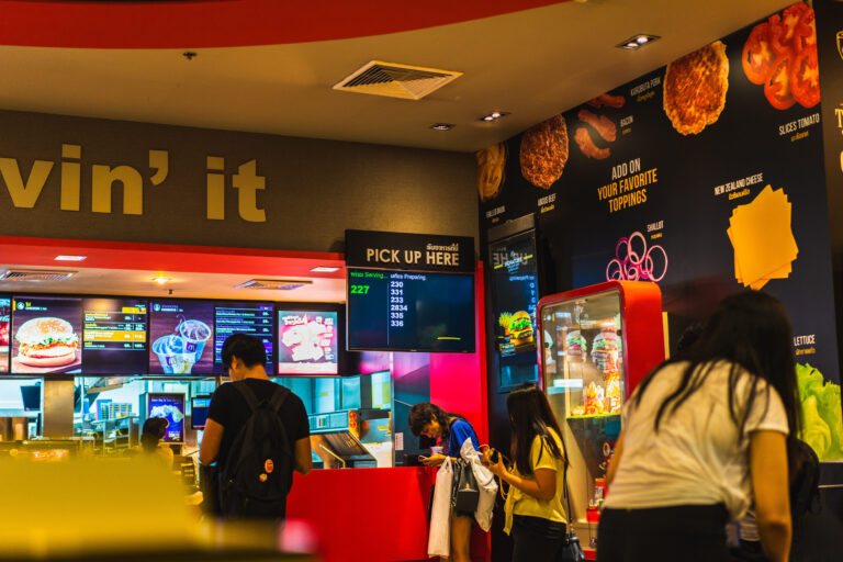 7 Restaurant Chains Americans Really Love And the Numbers Back It Up