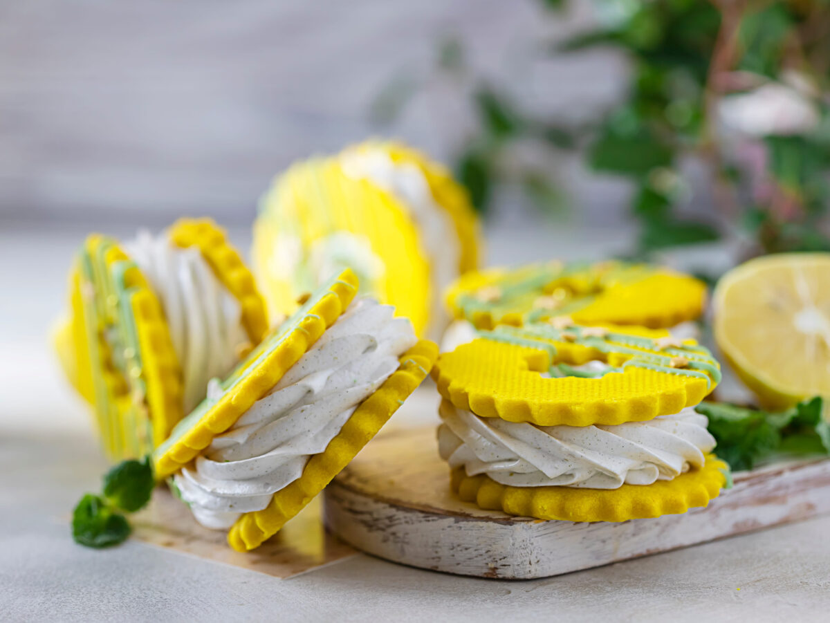 Marshmallow sandwich. Sable sugar cookies with lemon, mint marshmallows, zefir. Close-up shot, selective focus