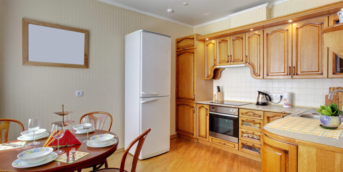 10 Things Every '90s Kitchen Had 1 luxury and very clean empty european kitchen