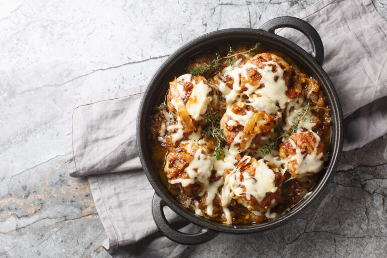5 Foods Americans Love in Their Hometowns, But Visitors Are Afraid to Try