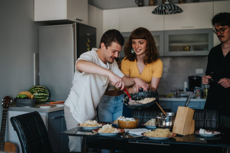 10 Things You Should Never Do in Someone Else’s Kitchen