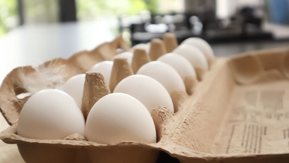 6 Things Your Egg Carton Is Telling You That You Probably Never Noticed