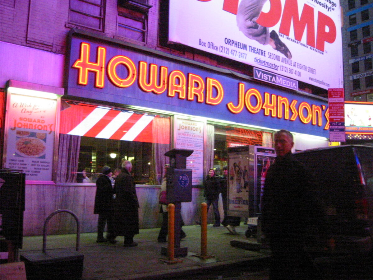 9 Iconic '80s Restaurants That Disappeared and Baby Boomers Still Miss 1 Howard Johnsons Times Square 1