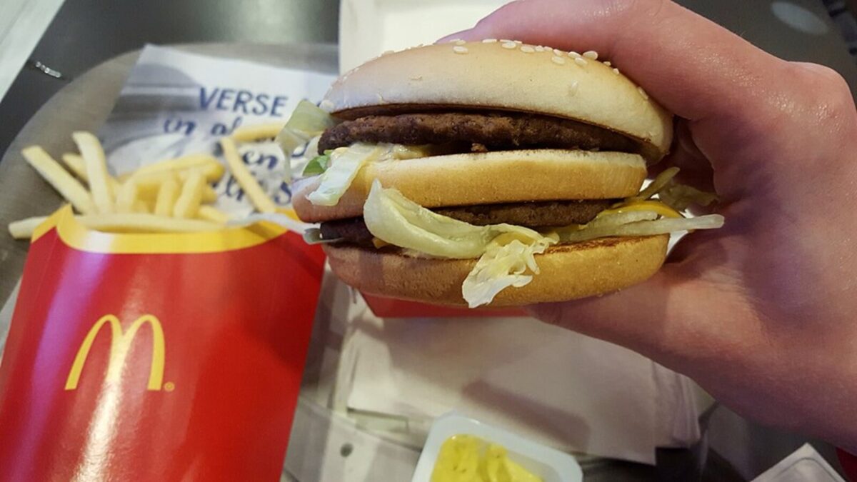 McDonalds Big Mac 1600x900