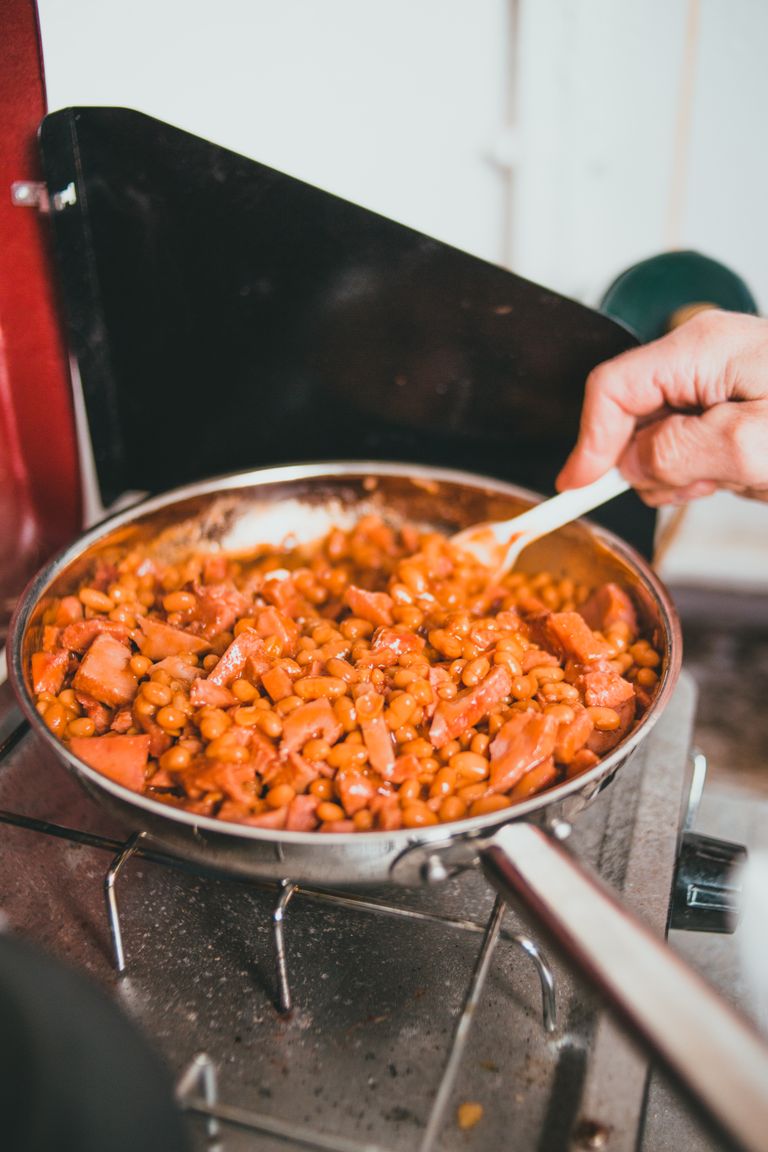 Before Baked Beans Became a Cookout Staple, New England Had a Very Practical Reason to Love Them