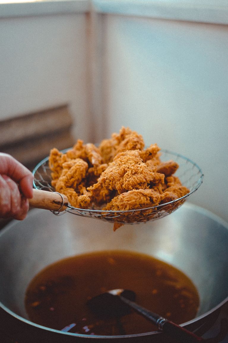 The Pantry Staple That Gives Homemade Fried Chicken Its Seriously Crispy Crunch