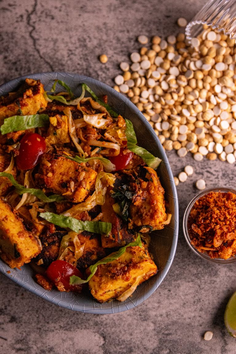 Give Taco Night a Crunchy Plot Twist With These Crispy Tofu Lettuce Wraps