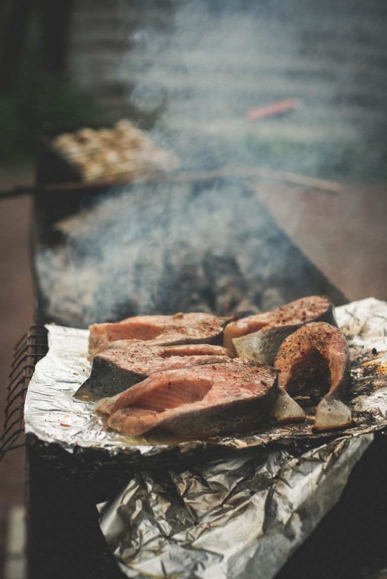 The Foil-Packet Salmon Dinner That Keeps Cleanup to a Minimum
