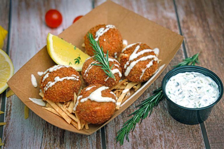Baltimore’s Crab Cakes Are More Than Dinner; They’re Chesapeake Pride With a Golden Crust