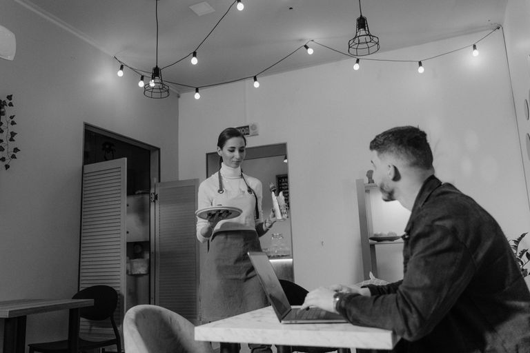 11 Things Servers Wish Diners Would Stop Doing