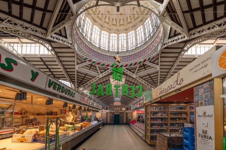 Connecticut’s New Food Hall Lets You Order Steak, Barbecue and Dessert in One Go