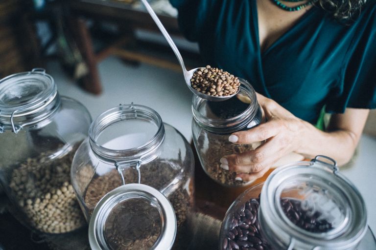 8 Kitchen Habits Older Americans Swear By That Younger Cooks Skip