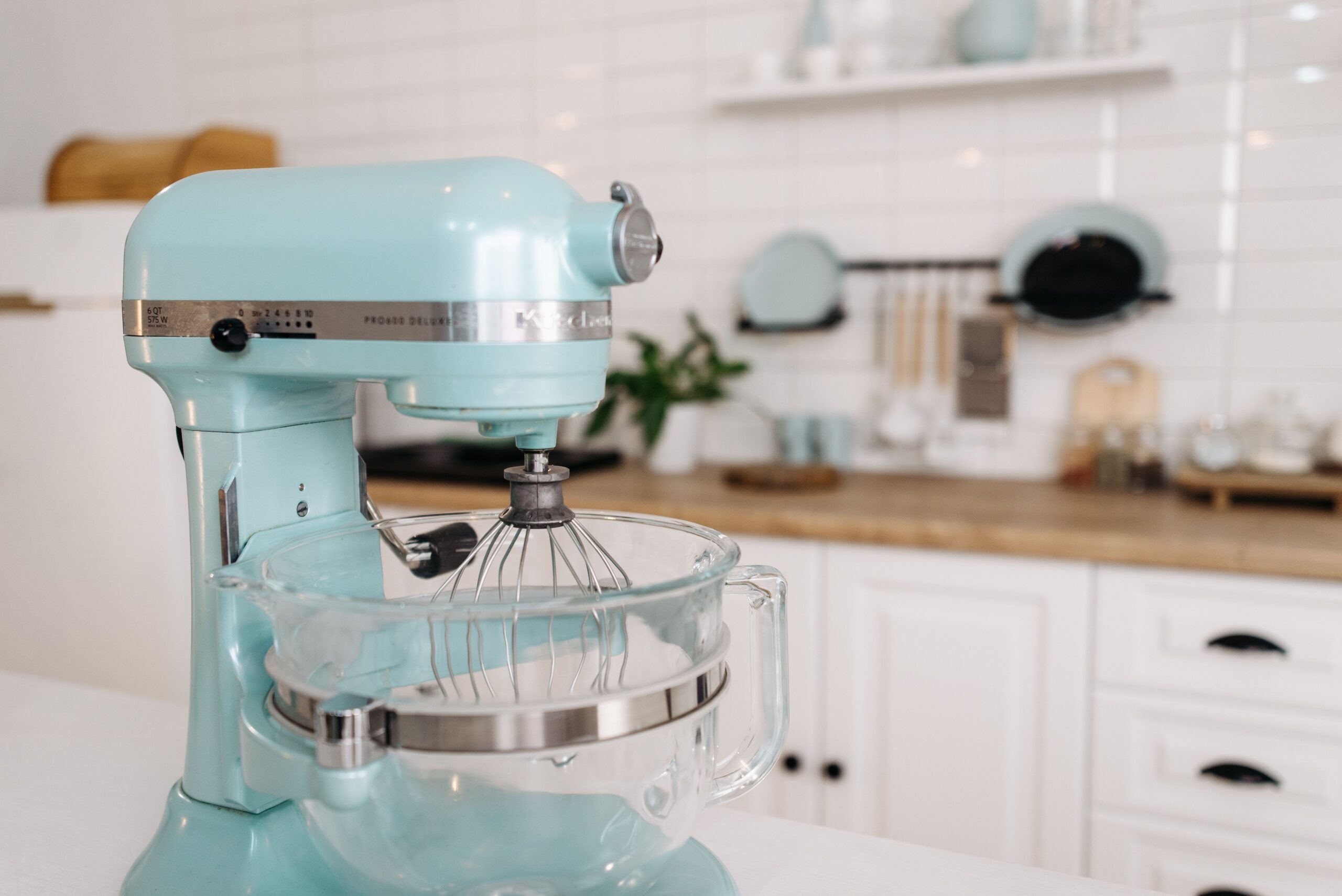 8 Kitchen Items Americans Used to Repair That We Now Just Throw Away 2 pexels pavel danilyuk 6996340 scaled