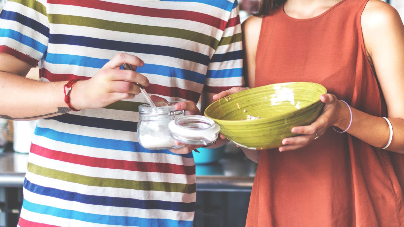 6 Vintage Pyrex Patterns Collectors Look For