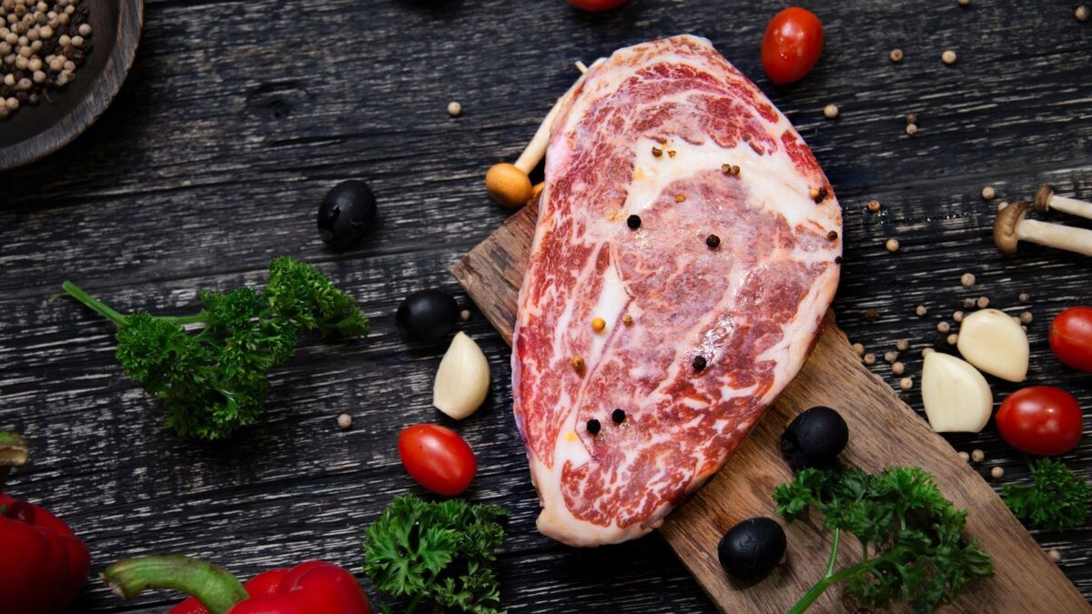 7 Restaurant Menu Words That Usually Mean You're Paying More